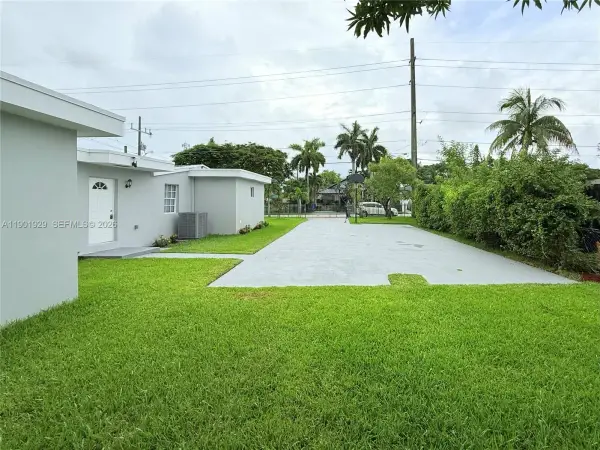 4340 SW 19th Street, West Park, FL 33023