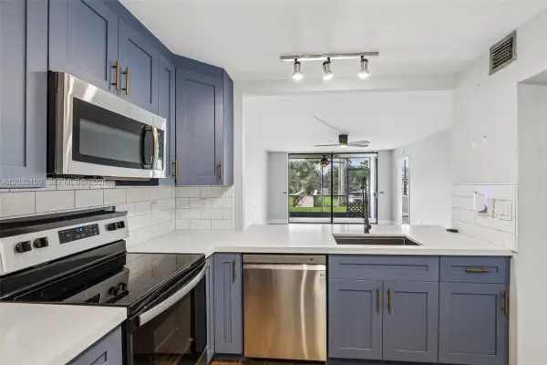100 NW 76th Avenue 1082, Plantation, FL 33324