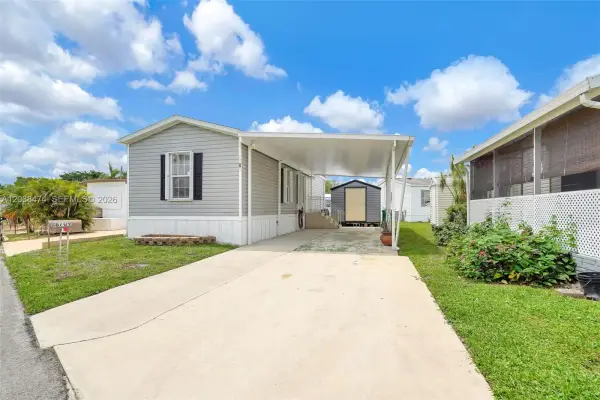 8709 SW 17th Court, Davie, FL 33324