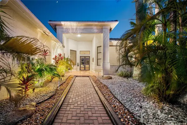 935 Gulfstream Court, Weston, FL 33327