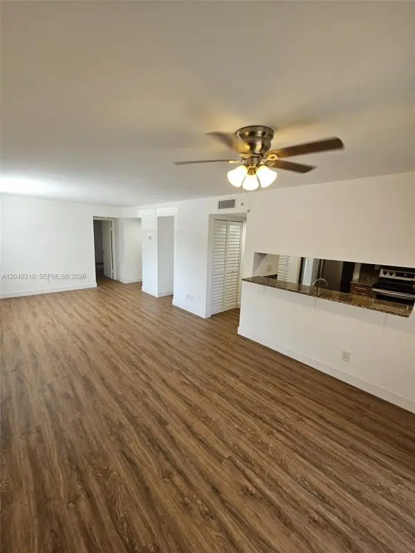3252 Foxcroft Rd 216 216, Miramar, FL 33025