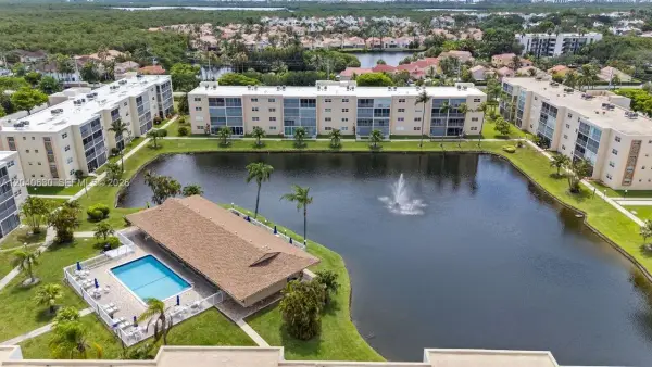 414 SE 10th Street 108, Dania Beach, FL 33004