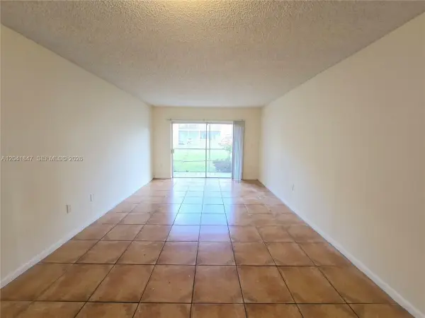 3600 NW 21st Street 103, Lauderdale Lakes, FL 33311
