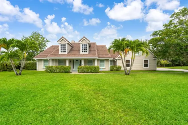 5703 Lago Del Sol Drive, Lake Worth, FL 33449