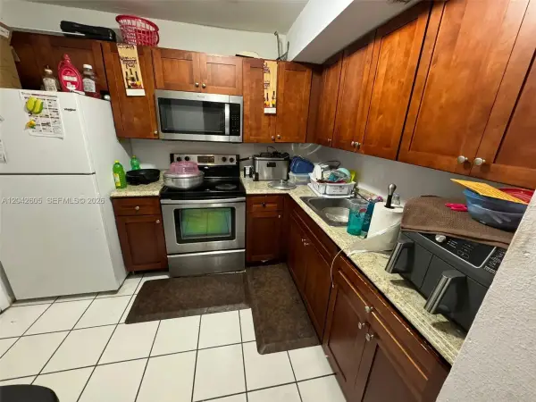 3600 NW 21st Street 301, Lauderdale Lakes, FL 33311