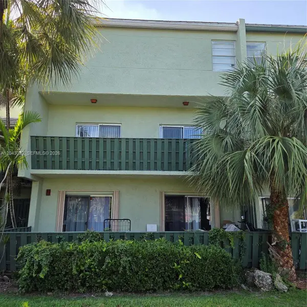 8905 NW 28th Drive B, Coral Springs, FL 33065
