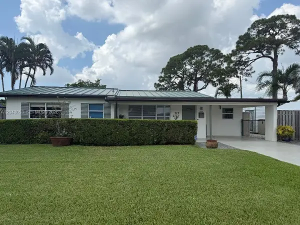 330 NE 48th Street, Oakland Park, FL 33334