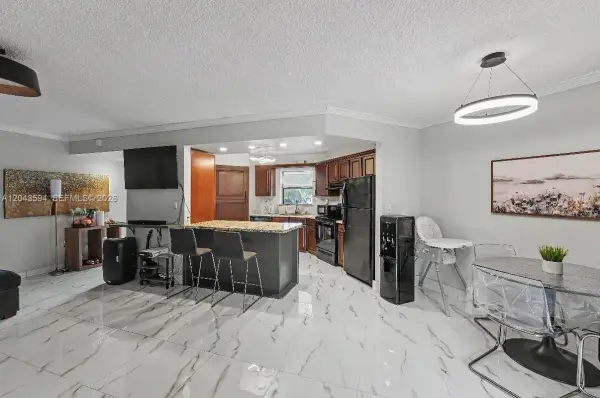 6855 W Broward Boulevard 201, Plantation, FL 33317