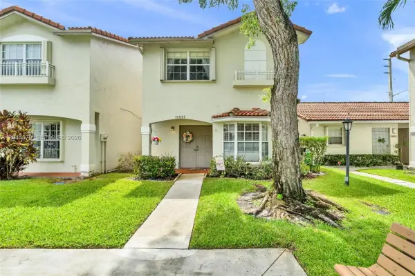 10857 NW 8th Street, Pembroke Pines, FL 33026
