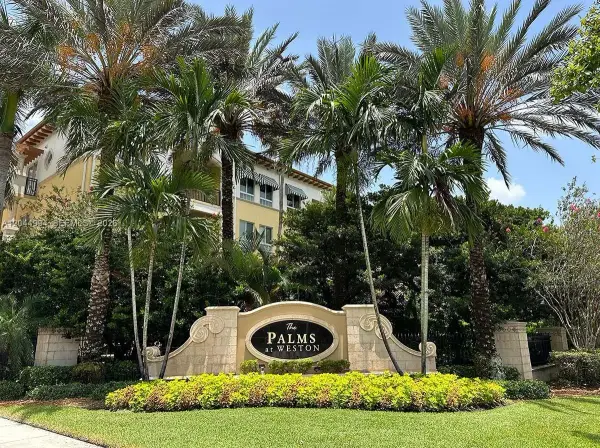 16100 Emerald Estates Dr 284 284, Weston, FL 33331