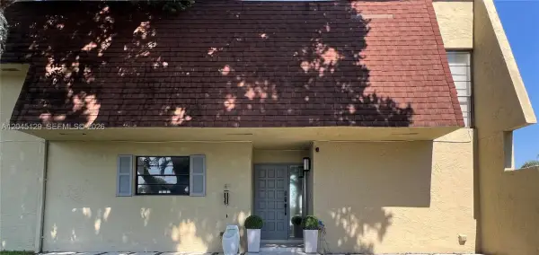 8985 Palm Tree Lane 8985, Pembroke Pines, FL 33024