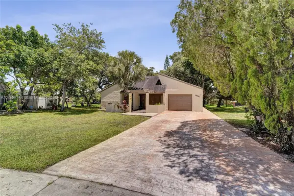 9120 SW 49th Street, Cooper City, FL 33328