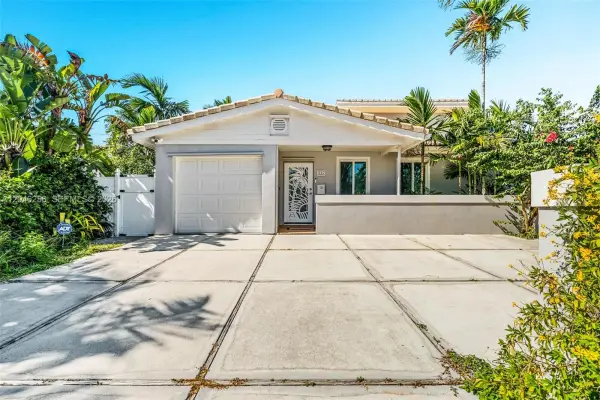 517 NE 2nd Place, Dania Beach, FL 33004
