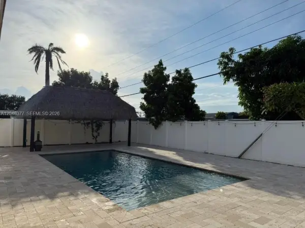6431 Coolidge Street, Hollywood, FL 33024
