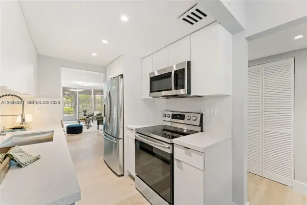 3141 NW 47th Terrace 121, Lauderdale Lakes, FL 33319