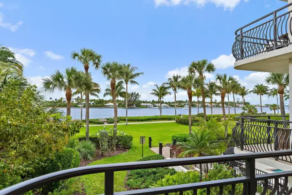 314 Inlet Way 101, Palm Beach Shores, FL 33404