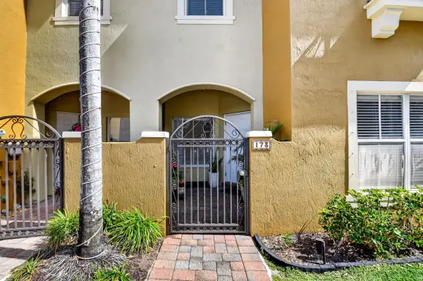 173 Lake Monterey Circle, Boynton Beach, FL 33426