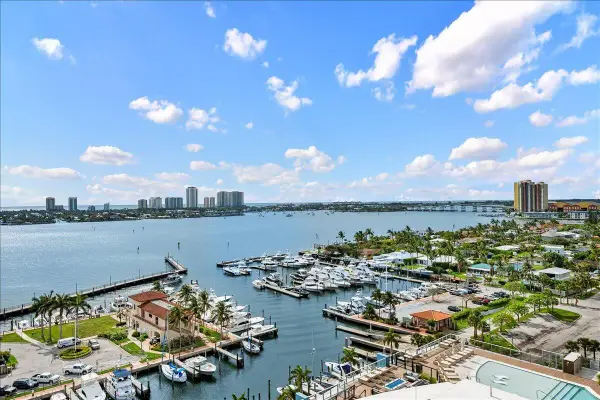 220 Lake Shore Drive 1207, Lake Park, FL 33403