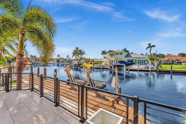 2888 NE 33rd Street, Lighthouse Point, FL 33064