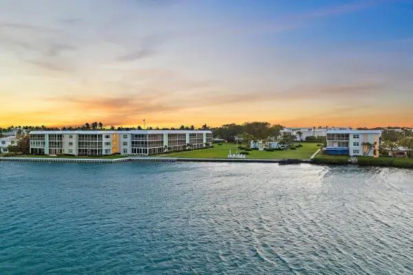 100 Waterway Road E305, Tequesta, FL 33469