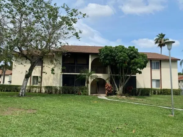 4999 Sable Pine Circle D2, West Palm Beach, FL 33417