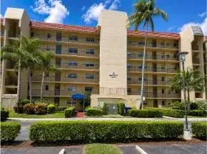 3524 Via Poinciana Apt 104, Lake Worth, FL 33467
