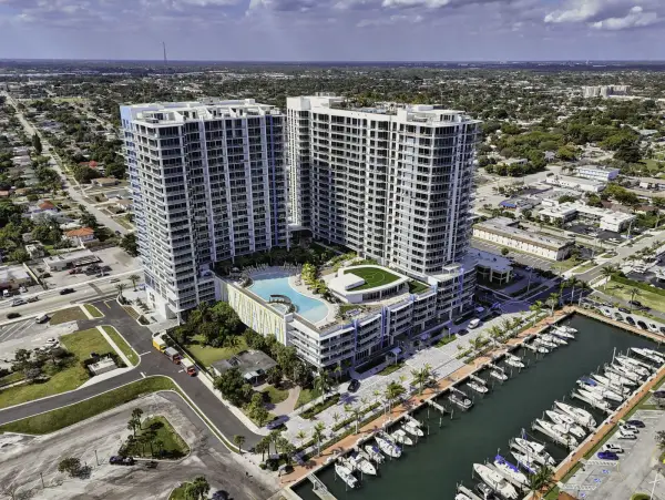 220 Lake Shore Drive 613, Lake Park, FL 33403