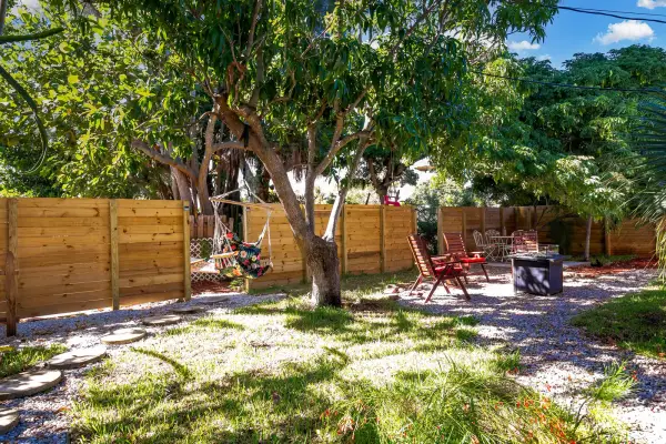 609 S Arnold Avenue, Lantana, FL 33462