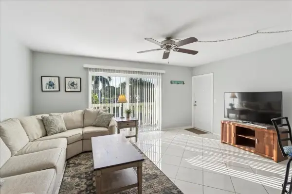 95 North Boulevard 2b, Boynton Beach, FL 33435