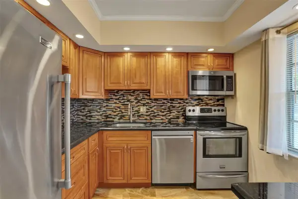 651 NW 80th Terrace 207, Margate, FL 33063