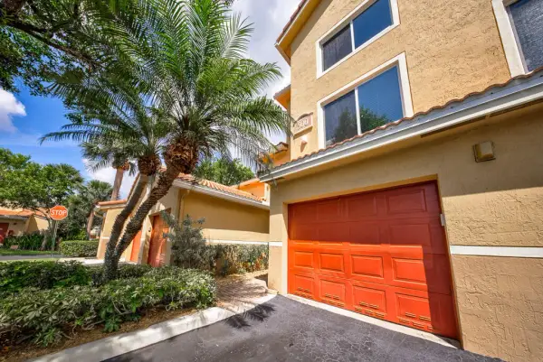 500 Scotia Drive 302, Hypoluxo, FL 33462