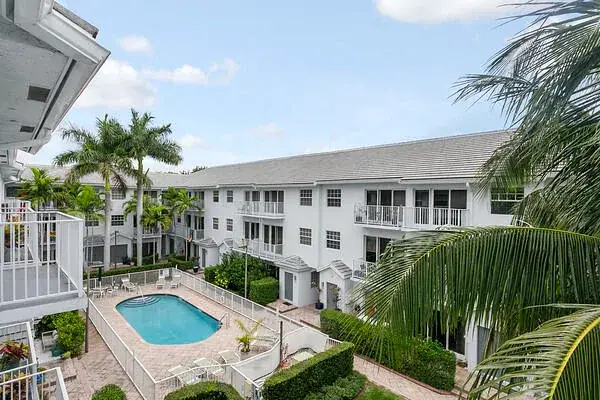2725 NE 8th Avenue 118, Wilton Manors, FL 33334