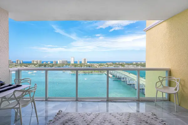 2640 Lake Shore Drive 2112, Riviera Beach, FL 33404