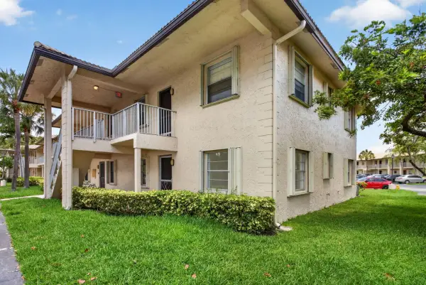 5561 Lakeside Drive 107, Margate, FL 33063