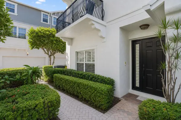 295 NE 5th Avenue 32, Delray Beach, FL 33483