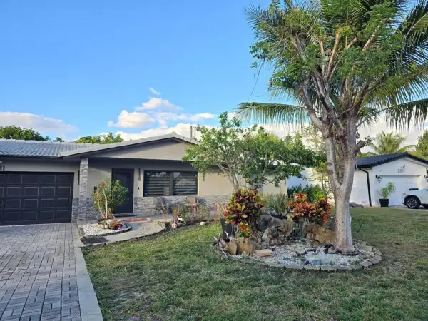 7811 NW 40th Court NW, Coral Springs, FL 33065