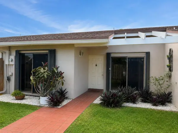 1013 NW 53rd Street, Deerfield Beach, FL 33064
