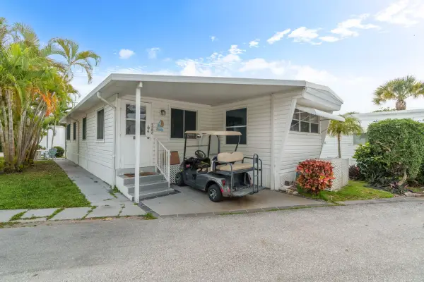 202 N Ibis S, Briny Breezes, FL 33435