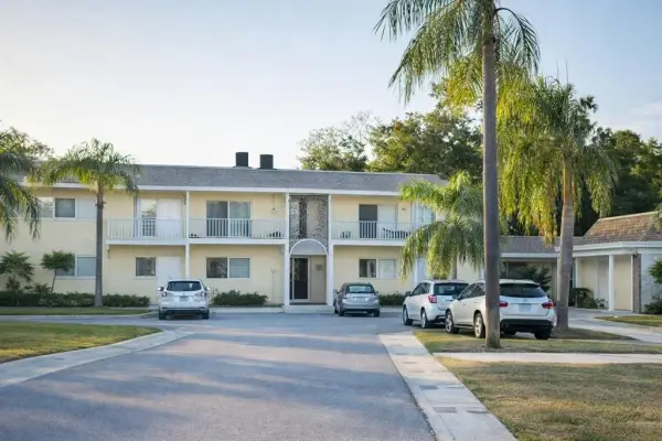 610 Indian Rocks Road N, Unit 114, Belleair Bluffs, FL, 33770