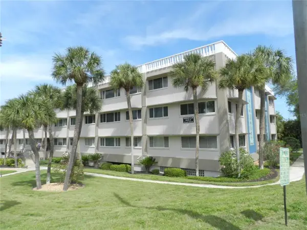 100 Bluff View Drive, Unit 109b, Belleair Bluffs, FL, 33770