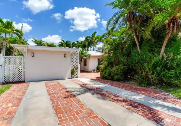 16107 Gulf Boulevard, Redington Beach, FL, 33708