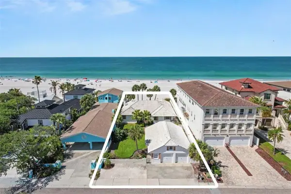 18206 Sunset Boulevard, Redington Shores, FL, 33708