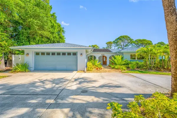 656 Mehlenbacher Road, Belleair, FL, 33756