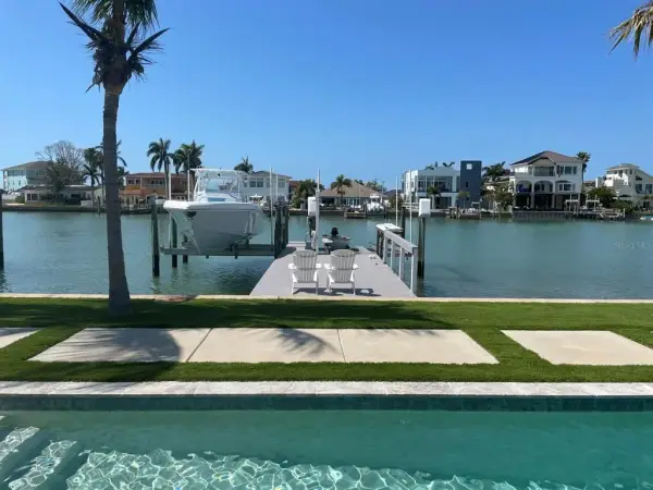 11180 9th Street E, Treasure Island, FL, 33706