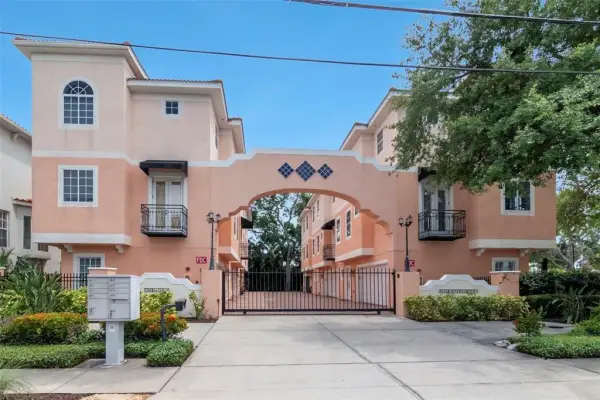 3025 W Grovewood Court, Unit 3, Tampa, FL, 33629