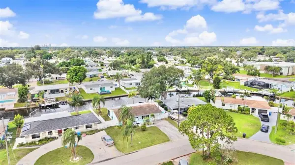 9472 Treasure Lane NE, St Petersburg, FL, 33702