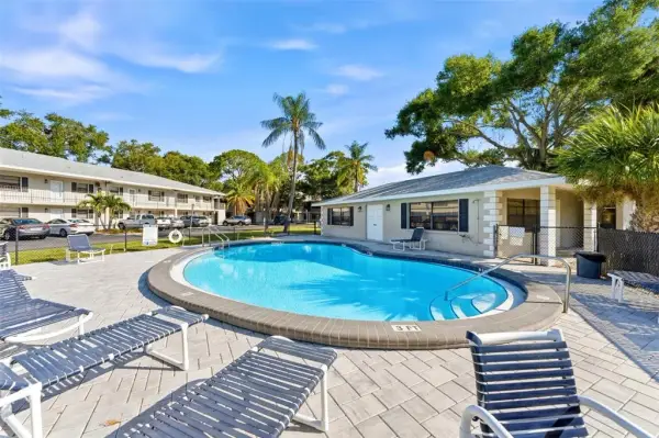 101 Lake Avenue NE, Unit 215, Largo, FL, 33771