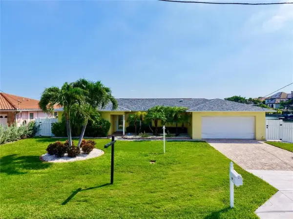 902 Oakwood Drive, Largo, FL, 33770
