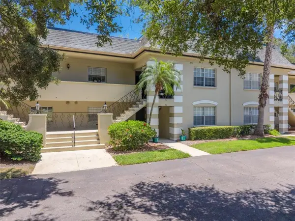 68 Country Club Drive, Largo, FL, 33771