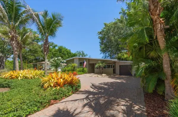 308 Barbara Circle, Belleair, FL, 33756